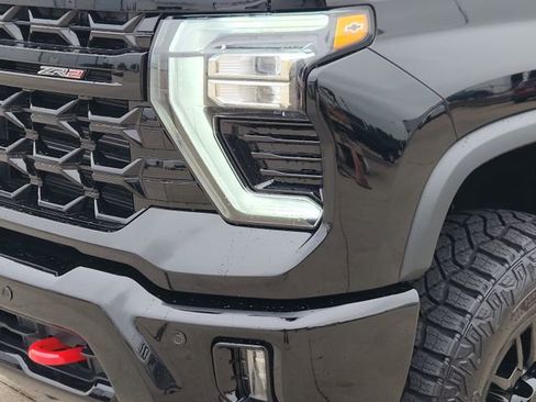 Used 2026 Chevrolet Silverado 2500 ZR2 AWD/4WD image 9