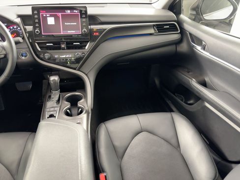 Used 2022 Toyota Camry XSE image 28