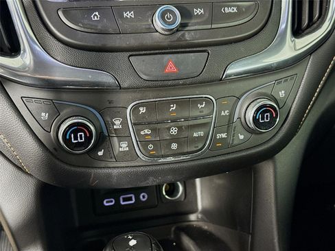 Used 2020 Chevrolet Equinox Premier AWD/4WD image 19