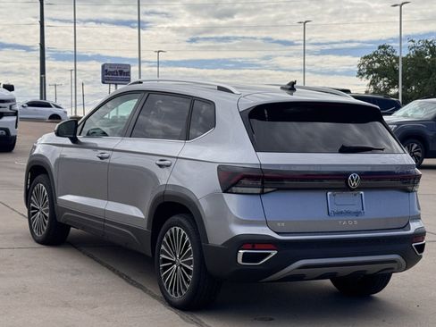 New 2025 Volkswagen Taos SE image 6
