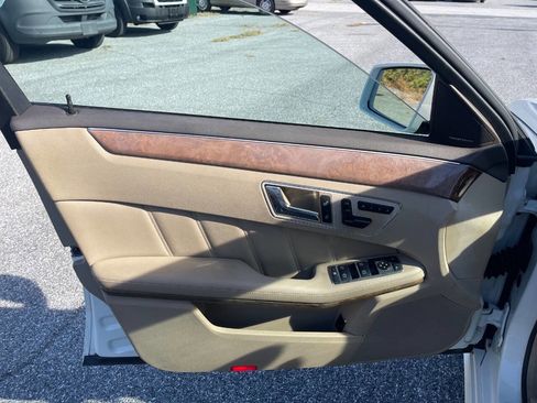 Used 2011 Mercedes-Benz E 350 4MATIC Sedan image 20