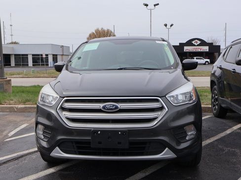 Used 2019 Ford Escape SE image 9