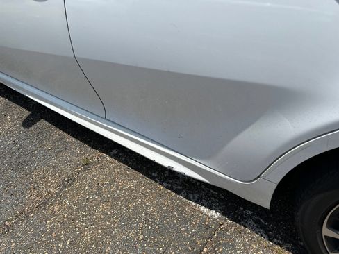 Used 2019 Toyota Camry SE w/ Carpet Mat Package FWD image 13