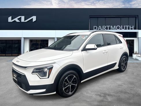 Used 2023 Kia Niro EX image 1