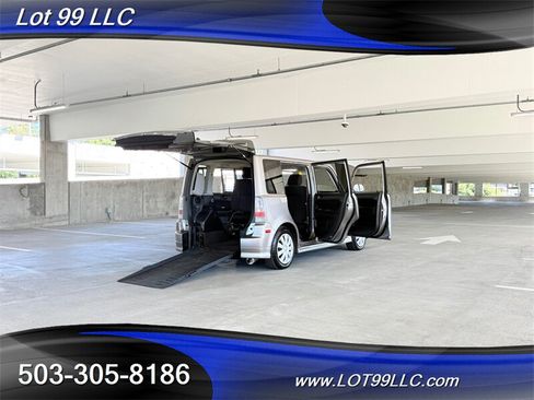 Used 2005 Scion xB FWD image 32