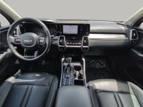 Certified 2023 Kia Sorento S FWD image 4