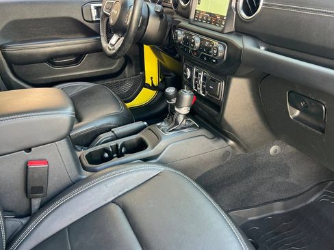 Used 2023 Jeep Wrangler Unlimited Sahara w/ Cold Weather Group AWD/4WD image 21