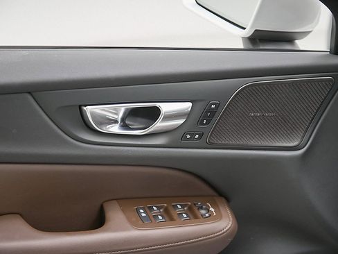 Certified 2024 Volvo V60 B5 Cross Country Ultimate image 11