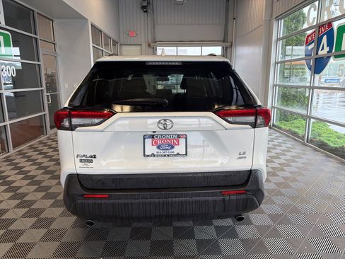 Used 2019 Toyota RAV4 LE w/ All Weather Liner Package AWD/4WD image 5