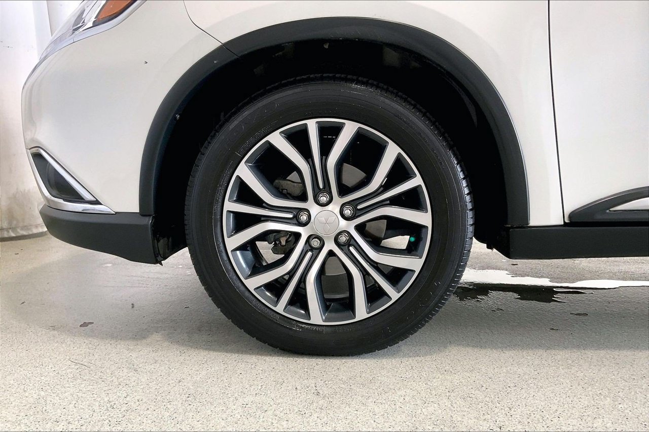 Used 2017 Mitsubishi Outlander SEL FWD image 8