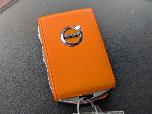 Used 2024 Volvo XC60 B5 Plus image 35