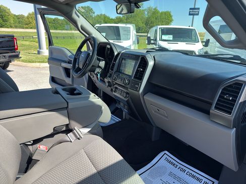 Used 2018 Ford F150 XLT w/ Equipment Group 302A Luxury image 15