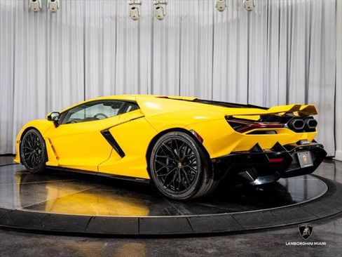 Used 2024 Lamborghini Revuelto AWD/4WD image 13