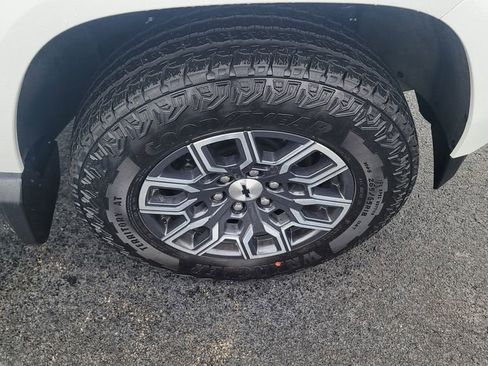 Used 2026 Chevrolet Colorado Z71 AWD/4WD image 15