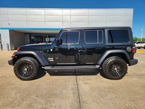 Used 2021 Jeep Wrangler Unlimited Sport AWD/4WD image 5