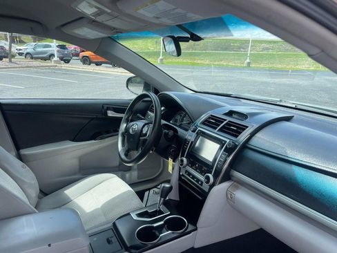 Used 2014 Toyota Camry LE FWD image 4