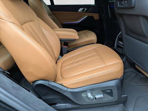 Used 2022 BMW X7 xDrive40i w/ M Sport Package image 20