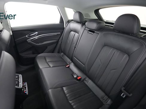 Used 2023 Audi e-tron Premium Plus w/ Premium Plus Package AWD/4WD image 24