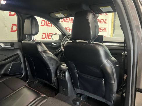 Used 2023 Ford Escape ST-Line w/ Tech Pack #1 AWD/4WD image 12