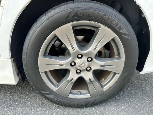 Used 2017 Toyota Sienna SE image 34