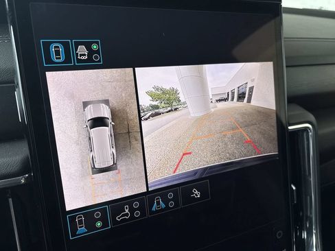 Certified 2025 GMC Yukon Denali AWD/4WD image 14