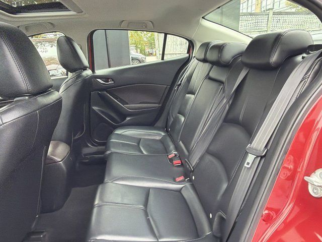 Used 2018 MAZDA MAZDA3 Touring FWD image 22