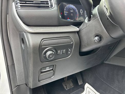 Used 2022 Jeep Wagoneer Series II AWD/4WD image 26