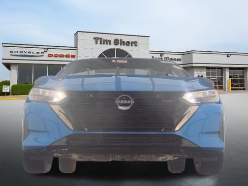 Used 2025 Nissan Sentra SR w/ SR Premium Package image 3