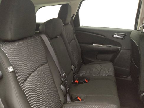 Used 2020 Dodge Journey SE w/ SE Popular Equipment Group FWD image 19