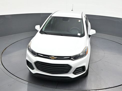 Used 2020 Chevrolet Trax LS FWD image 26