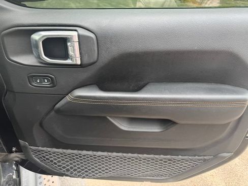 Used 2021 Jeep Gladiator Mojave AWD/4WD image 13