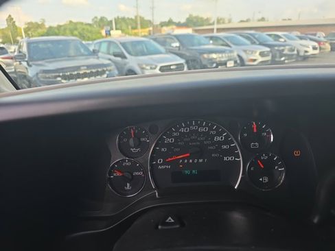 Used 2011 Chevrolet Express 2500 image 18