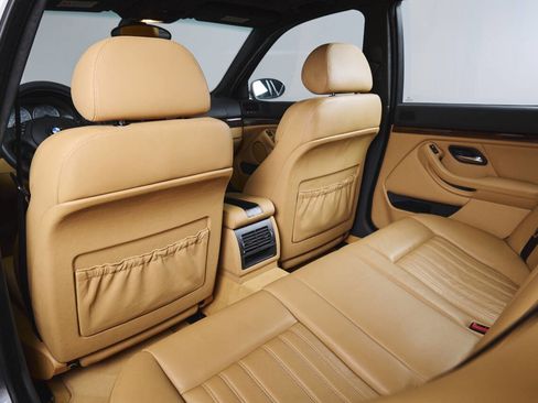 Used 2003 BMW M5 image 44