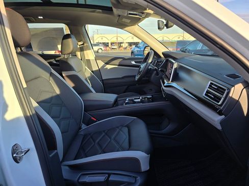 New 2026 Volkswagen Atlas Peak Edition image 10