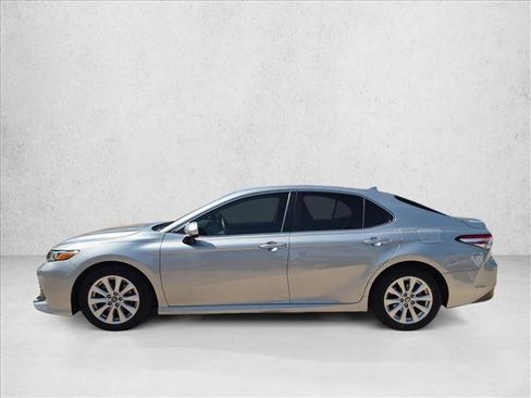 Used 2020 Toyota Camry LE FWD image 8