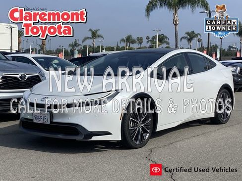 Used 2025 Toyota Prius XLE FWD image 1