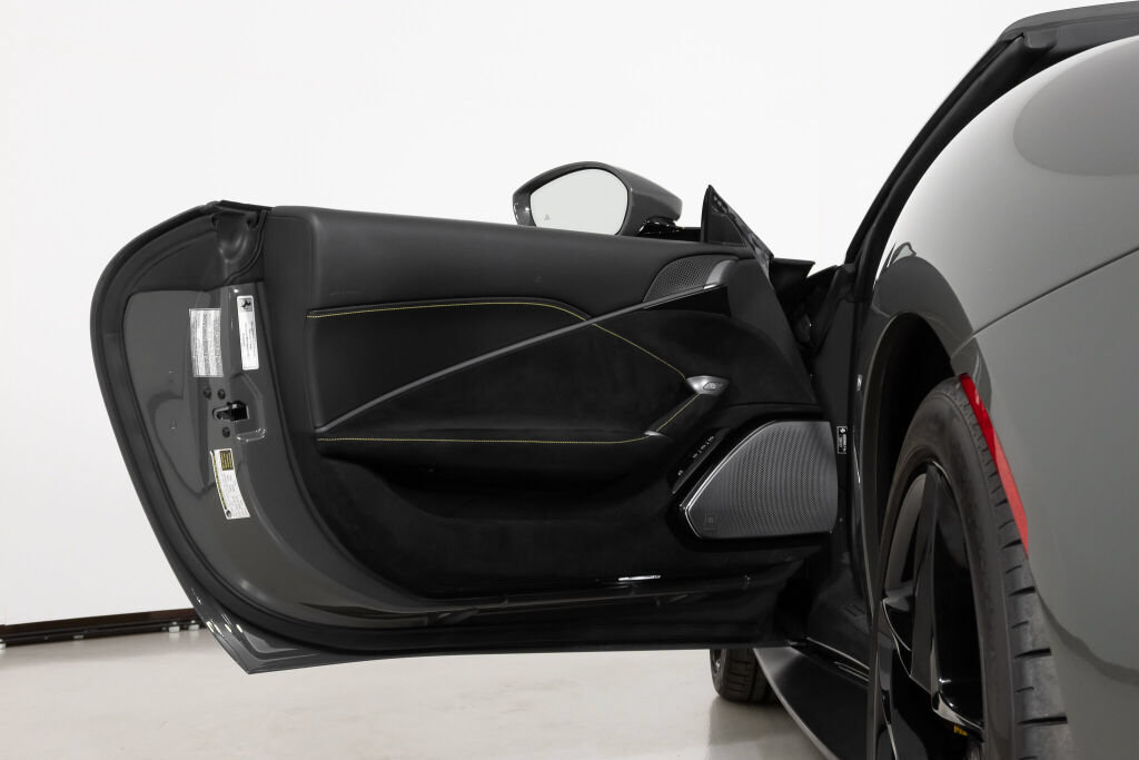 Used 2025 Ferrari Roma Spider RWD image 32