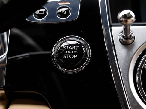 Used 2016 Rolls-Royce Wraith RWD image 17