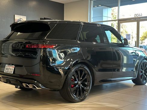Used 2025 Land Rover Range Rover Sport Autobiography image 4
