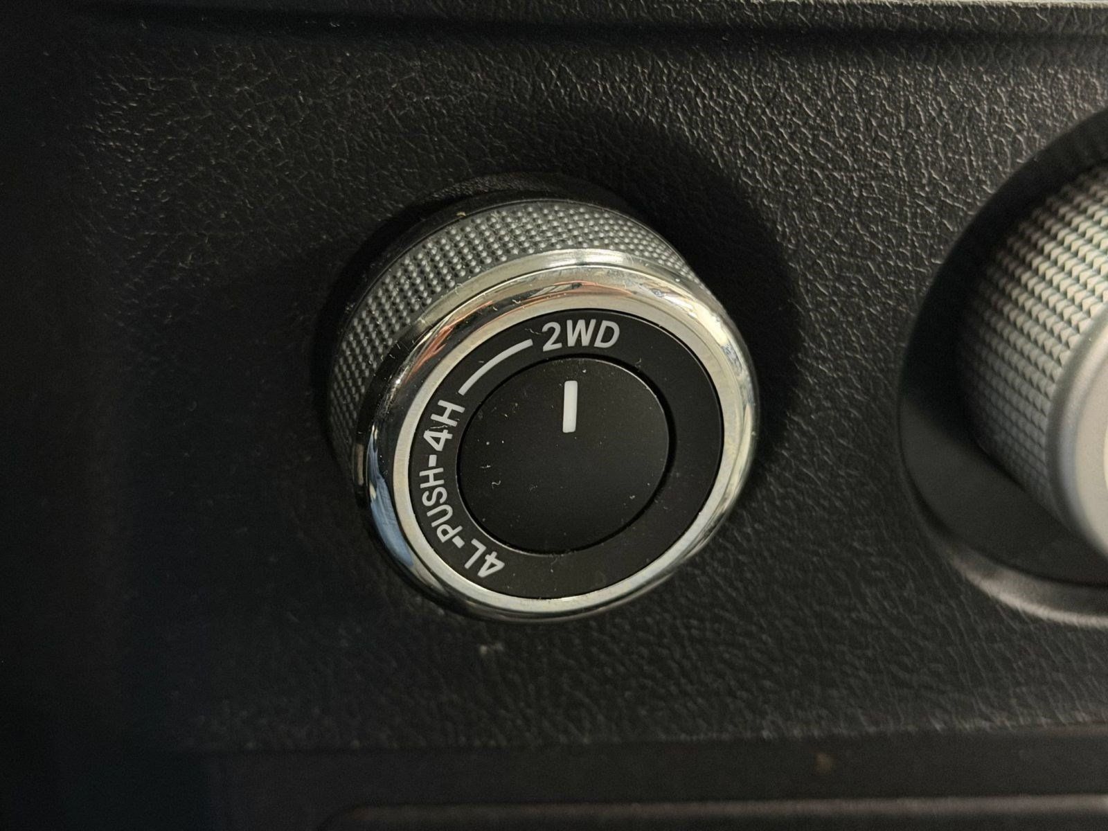 Used 2019 Toyota Sequoia SR5 AWD/4WD image 15