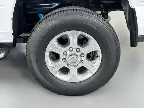 Used 2025 RAM 2500 Big Horn AWD/4WD image 33