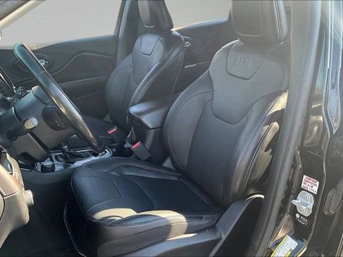 Used 2021 Jeep Cherokee Limited image 21