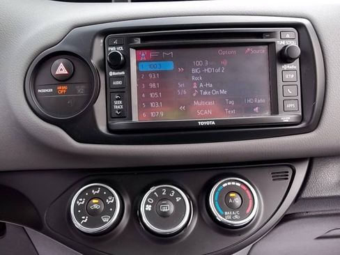 Used 2015 Toyota Yaris L FWD image 13
