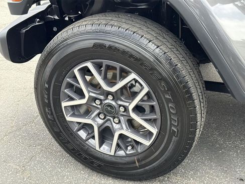 Used 2025 Jeep Wrangler Unlimited Sahara AWD/4WD image 30