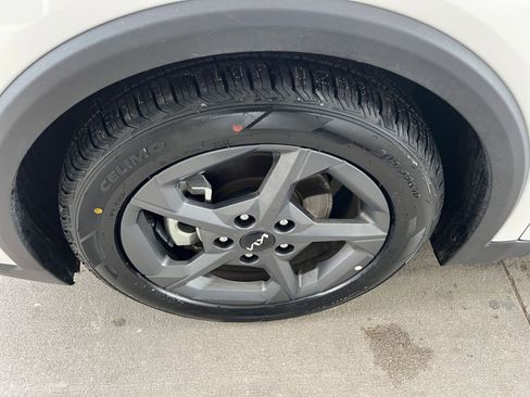 Used 2025 Kia K4 LXS image 29