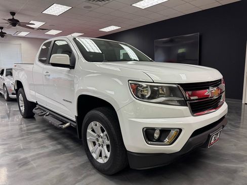 Used 2016 Chevrolet Colorado LT w/ LT Convenience Package AWD/4WD image 2