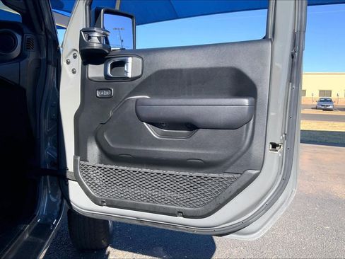 Used 2023 Jeep Gladiator Sport image 23