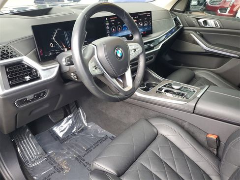 Used 2023 BMW X7 xDrive40i w/ Premium Package image 23