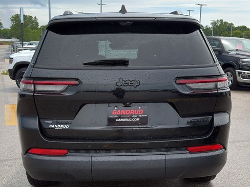 Used 2023 Jeep Grand Cherokee L Limited w/ Luxury Tech Group II AWD/4WD image 7