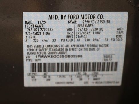 Used 2025 Ford Explorer ST image 31